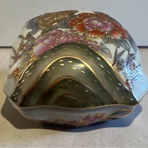 Tri Ever Hand Painted Porcelain Trinket Box Floral Gold‎ Gilt China